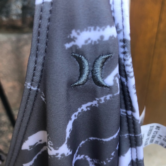 Hurley bikini - Picture 2 of 6